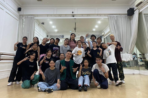 The Artistate team at Jakarta, Indonesia as part of the Overseas Exchange Programme. Image Credit: Artistate Dance Academy