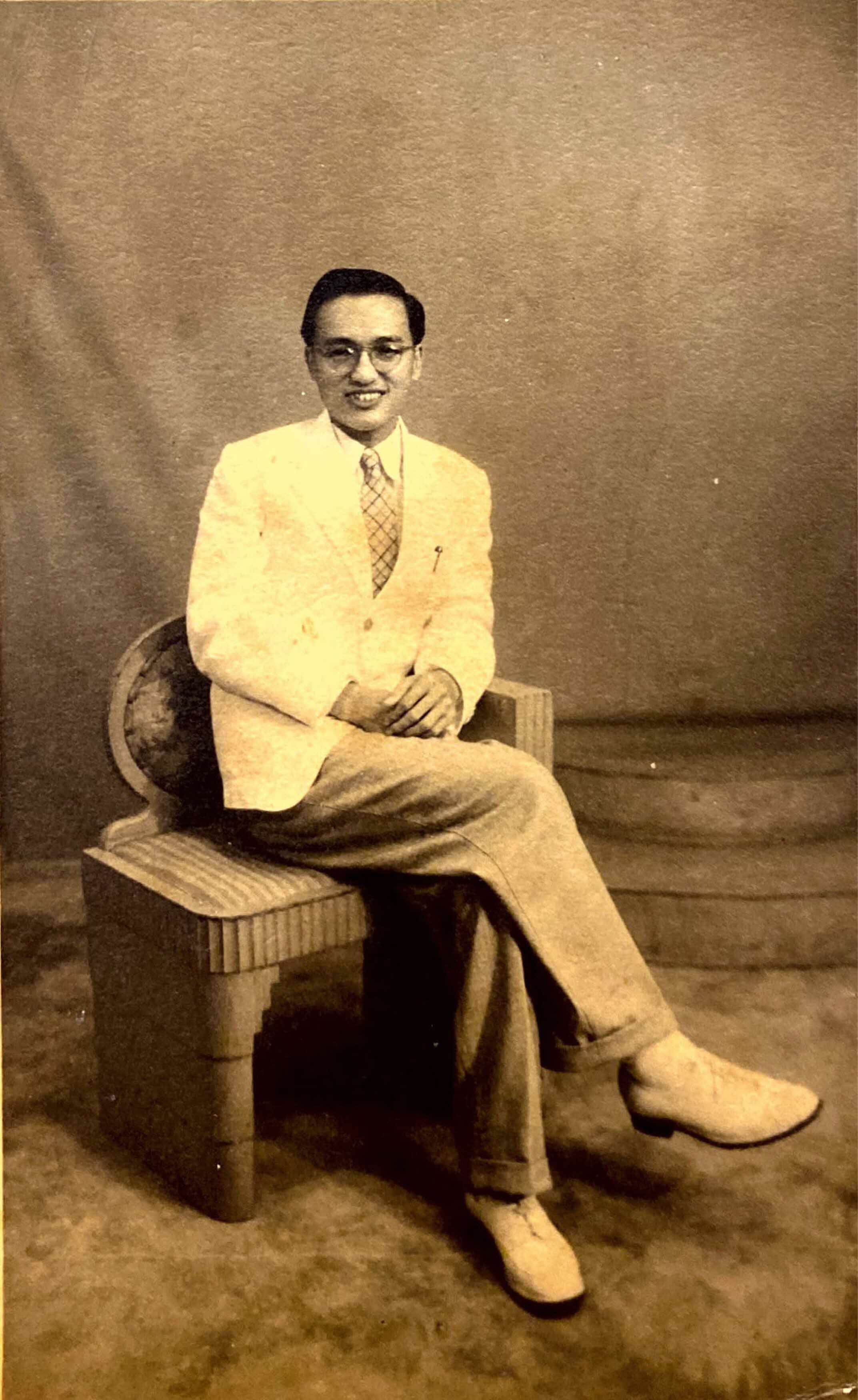 Teng Mah Seng, former president of the Siong Leng Musical Association A vintage portrait photograph of Teng Mah Seng. The Enduring Legacy of Nanyin Music: Remembering Teng Mah Seng