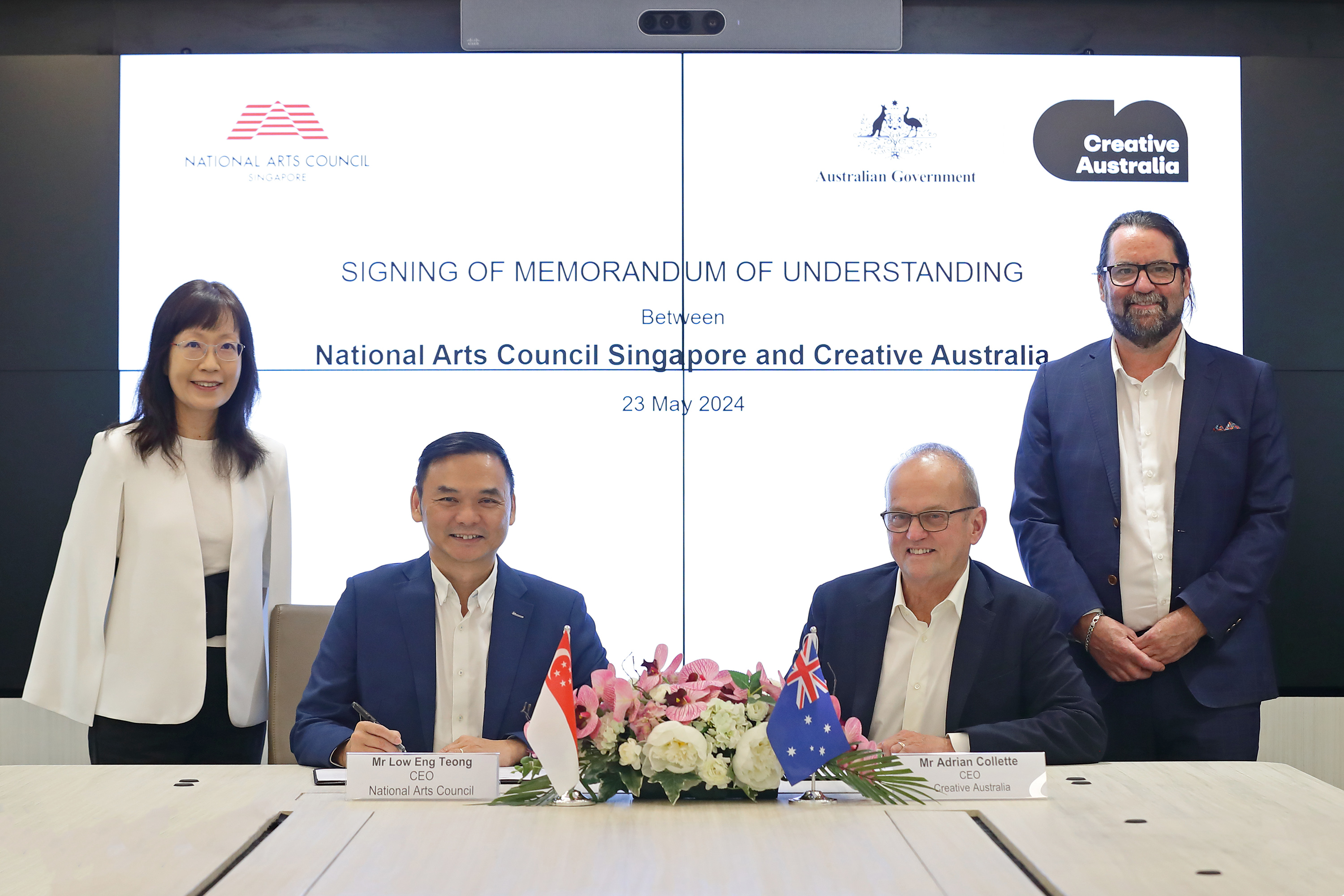 Mr Low Eng Teong, Chief Executive Officer of National Arts Council, Singapore (front left) and Mr Adrian Collette, Chief Executive Officer of Creative Australia (front right) signing the Memorandum of Understanding